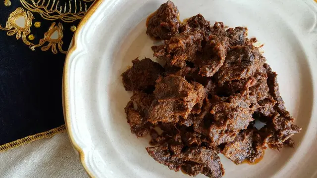 Uniknya Rendang Singkong Andalan Rendang Uni Mer, Pakai Resep Nenek Asli Minangkabau!