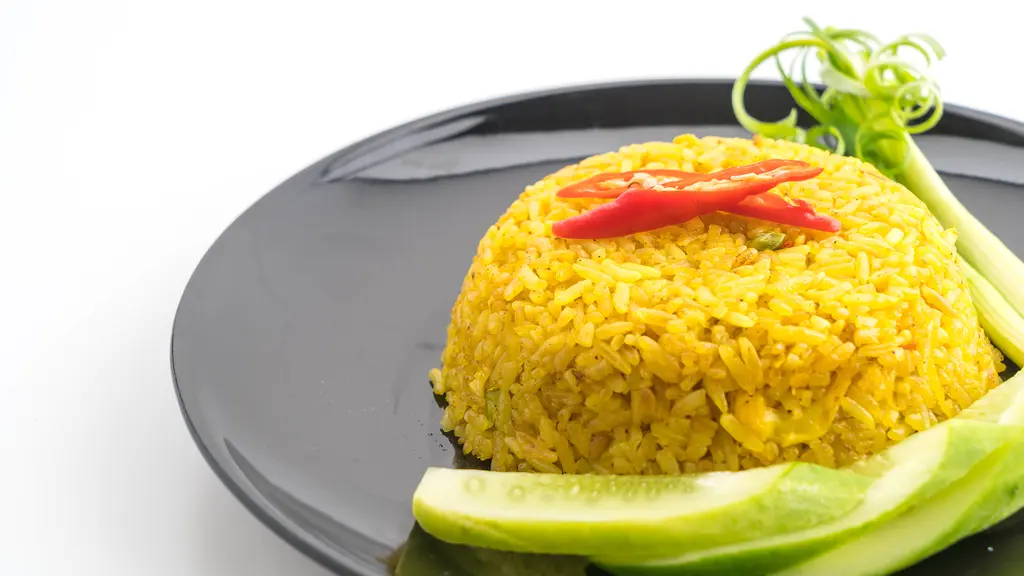 Ilustrasi nasi kuning (copyright Freepik)