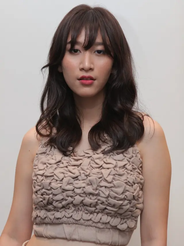 Tren Korean Perm yang Bikin Tampilan Rambut Gelombang Natural