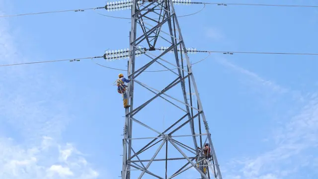 PT PLN (Persero) meningkatkan keandalan listrik di Pulau Sumbawa dengan menyelesaikan pembangunan Saluran Udara Tegangan Tinggi (SUTT) 150 kiloVolt (kV) Bima-Sape senilai Rp 120 miliar.