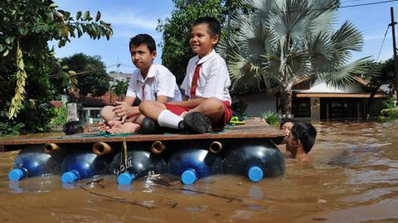 4 Janji Jokowi soal banjir yang belum dipenuhi