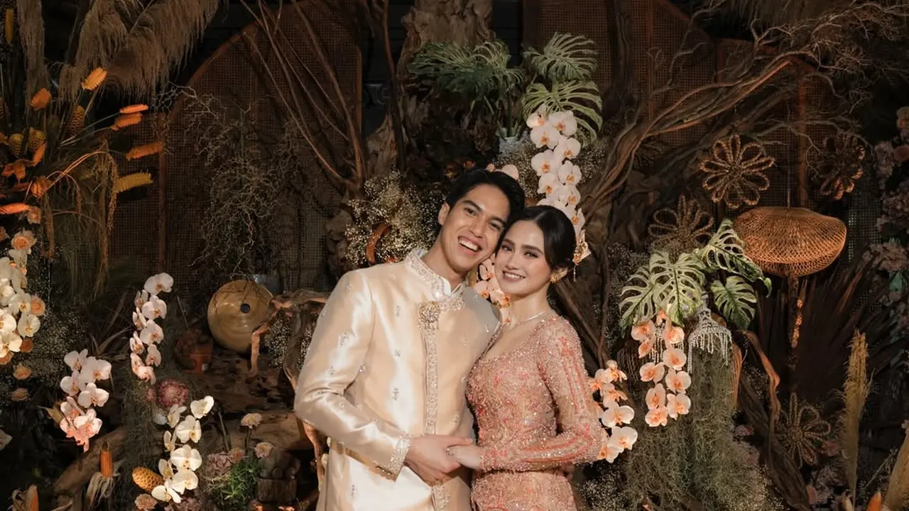 6 Momen Pertunangan Syifa Hadju dan El Rumi, Hangat Bernuansa Earth Tone