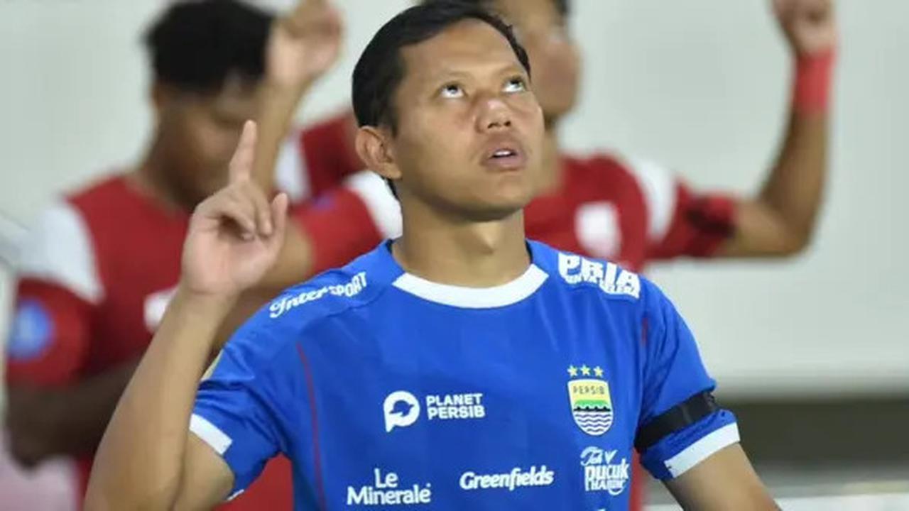 Berkontribusi Positif untuk Tim, Persib Bandung Resmi Kontrak Permanen Adam Alis Selama 2,5 Tahun