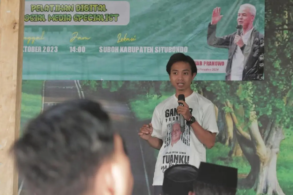 Nelayan Pesisir Jawa Timur mengadakan kegiatan pelatihan sosial media kepada puluhan anak nelayan di Kerjan, Selomukti, Mlandingan, Kabupaten Situbondo, Jawa Timur, pada Sabtu 14 Oktober 2023 (Istimewa)