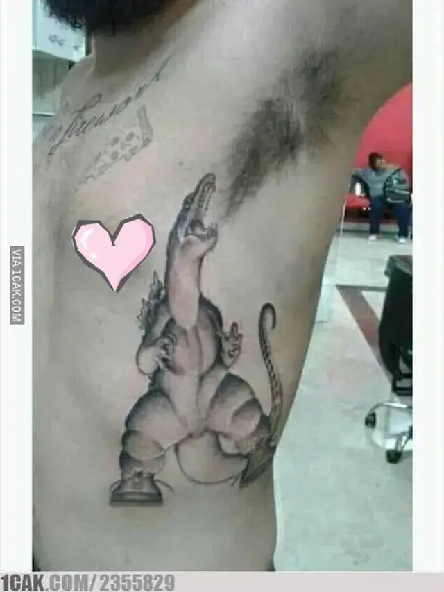 Enggak Selalu Terlihat, Ini 10 Ide Tato di Ketiak yang Unik Banget