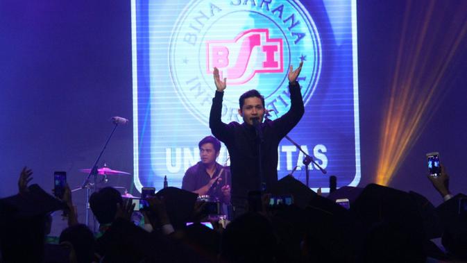 Andra and The Backbone meriahkan wisuda UBSI Ke-50