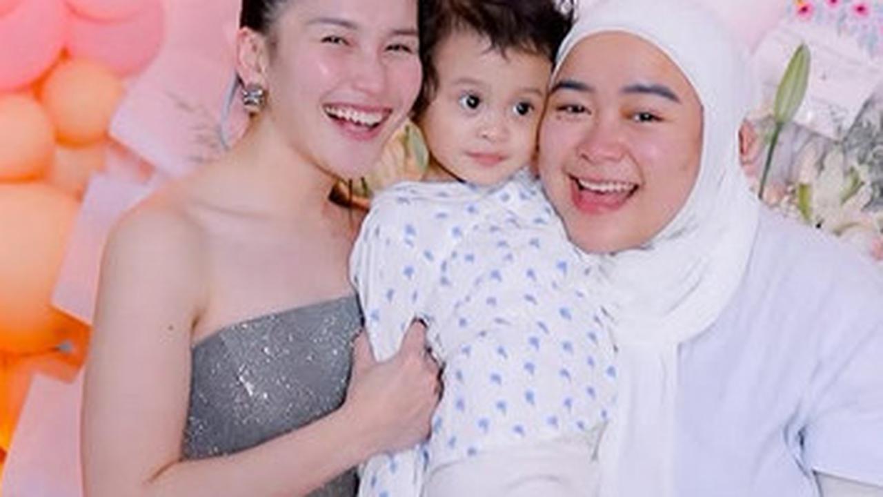 Potret Ayu Ting Ting Rayakan Ultah Sang Adik, Penampilan Cantik Tuai Pujian & Keberadaan Bilqis Dipertanyakan