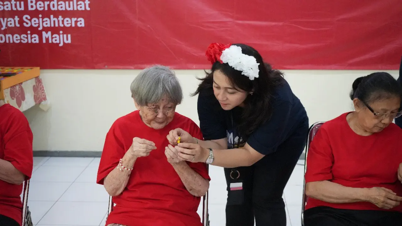 Bank Mandiri Taspen Gelar Aksi Peduli Lansia dan Perayaan 17 Agustusan di Berbagai Kota Sambut HUT ke-80 RI (foto: Bank Mandiri Taspen)
