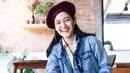 Denim menjadi busana pilihan banyak orang karena bisa memberikan kesan santai dan stylish. Hal itu juga dilakukan oleh Cut Syifa. Pemeran Intan dalam sinetron Samudra Cinta ini tampil trendi dengan jaket denim. (Liputan6.com/IG/cutsyifaa)