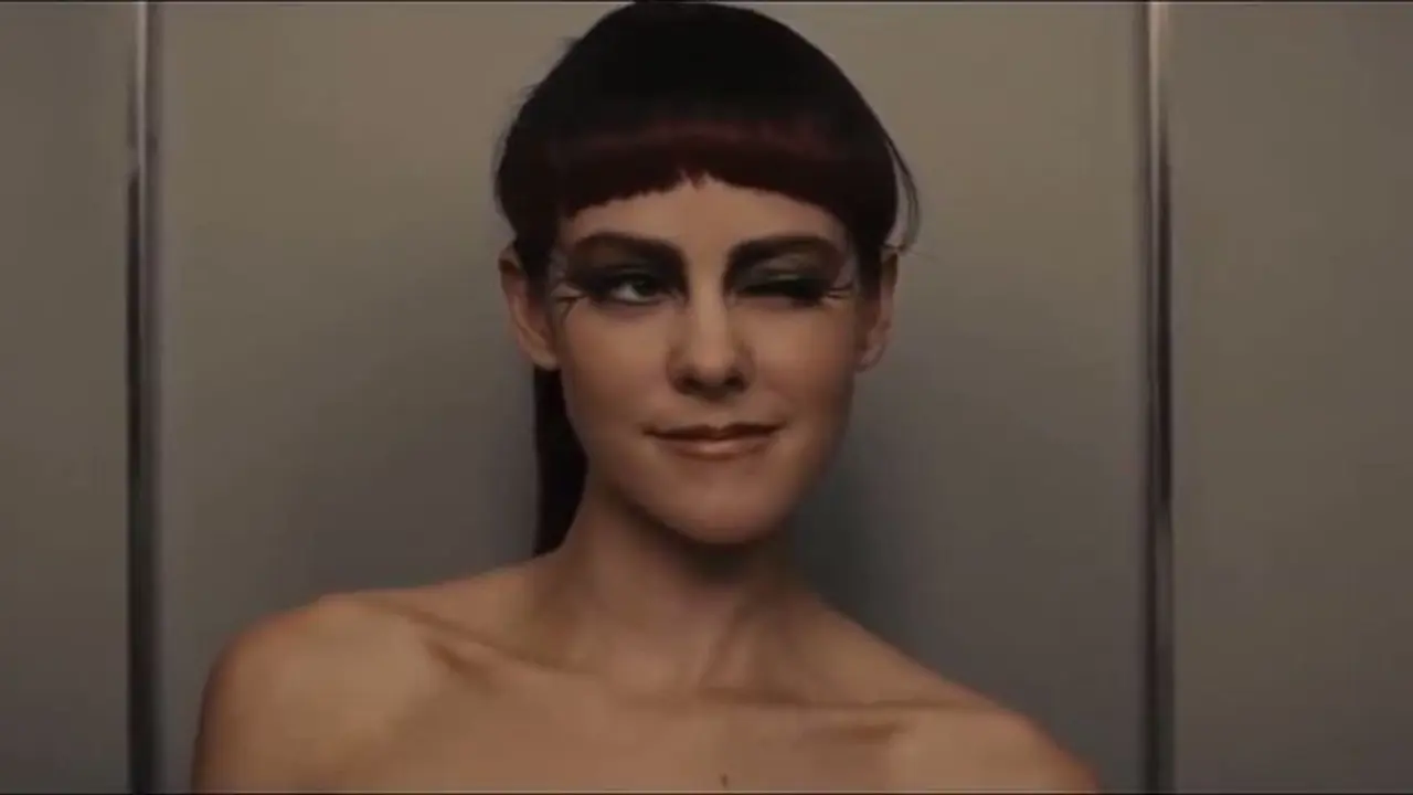 Jena Malone Diduga Perankan Batgirl dalam Batman v Superman