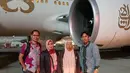 Iti Sarniti, ibunda TKI asal Majalengka bernama Tuti Tursilawati, didampingi pihak Kementerian Luar Negeri (Kemenlu) dan keluarga Eti Thoyib yang juga terancam hukuman mati mengunjungi Arab Saudi pada Mei 2018 silam. (Dok. PWNI Kemlu RI)