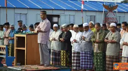 Citizen6, Kongo: Satgas Kizi TNI Kongo XX-H/MONUSCO di bawah pimpinan Letkol Czi Widiyanto selaku Komandan Satgas (Dansatgas) melaksanakan Sholat Idul Fitri tepatnya di Bumi Nusantara Camp Dungu-Kongo, Rabu (31/8). (Pengirim: Badarudin Bakri)
