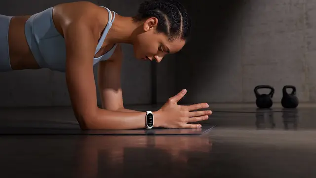 Gelang pintar Xiaomi untuk mendukung gaya hidup aktif dan sehat.
