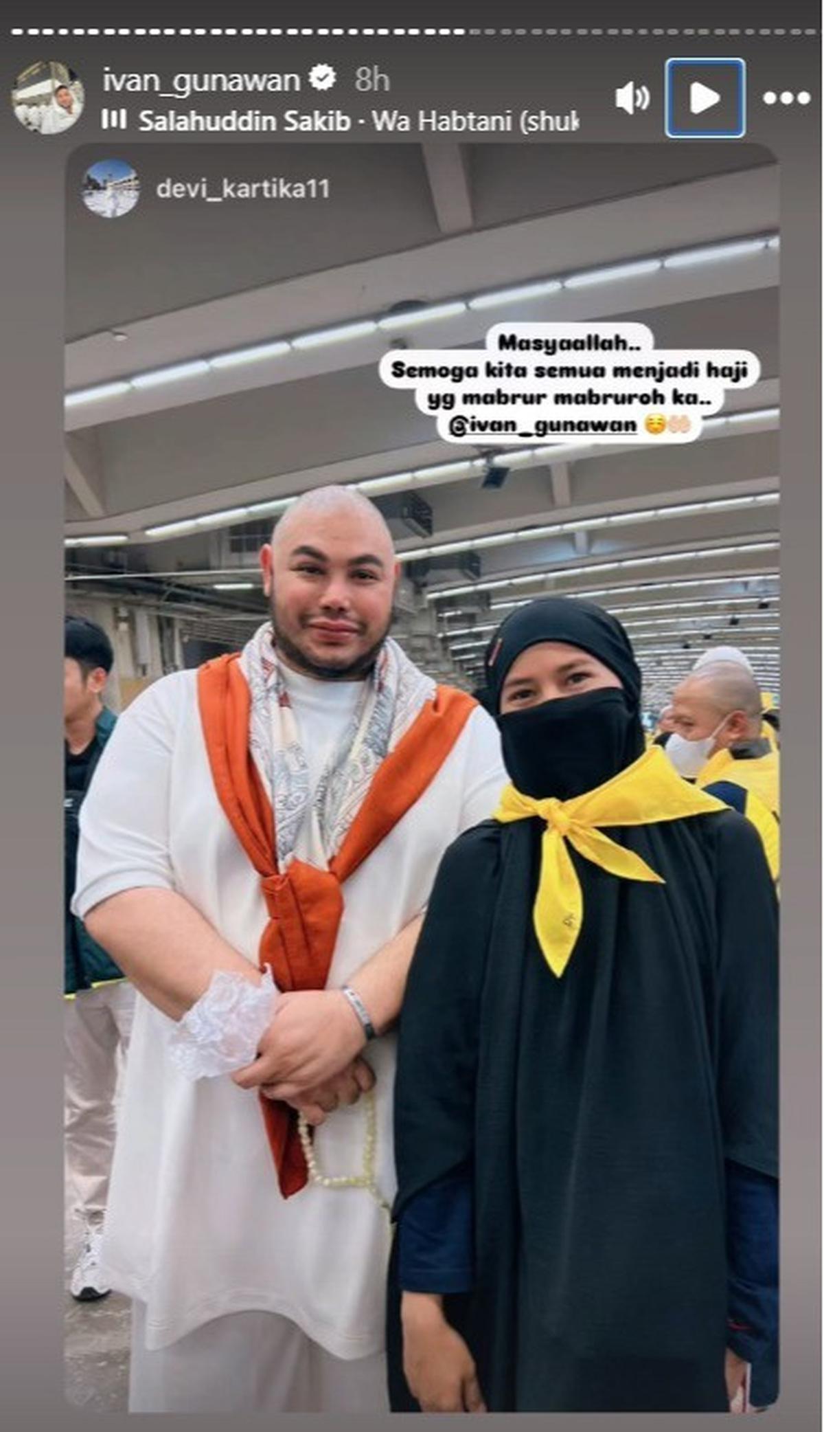 7 Potret Ivan Gunawan Jalan Kaki Menuju Jamarat untuk Lempar Jumrah, Langsung Diserbu Emak-Emak Jemaah Haji Indonesia Minta Foto Bareng