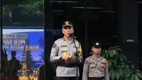 Kadiv Humas Polri Irjen Sandi Nugroho memimpin apel gelar pasukan Satgas Humas Operasi Puri Agung 2024 yang dibentuk dalam rangka mengawal jalannya World Water Forum ke-10 di Bali pada 18 hingga 25 Mei 2024. (Liputan6.com/Nanda Perdana Putra).