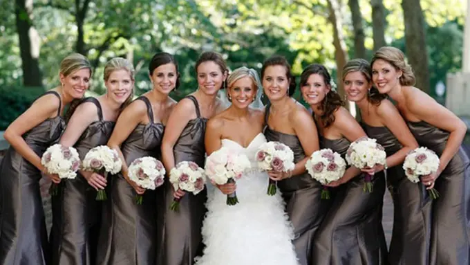 10 Inspirasi 'Mix n Match' Gaun untuk Para Pengiring P