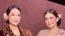 Nafa Urbach dan Puput Nastiti Devi baru-baru ini diketahui menjalani pemotretan berdua. (Instagram.com/nafaurbach)