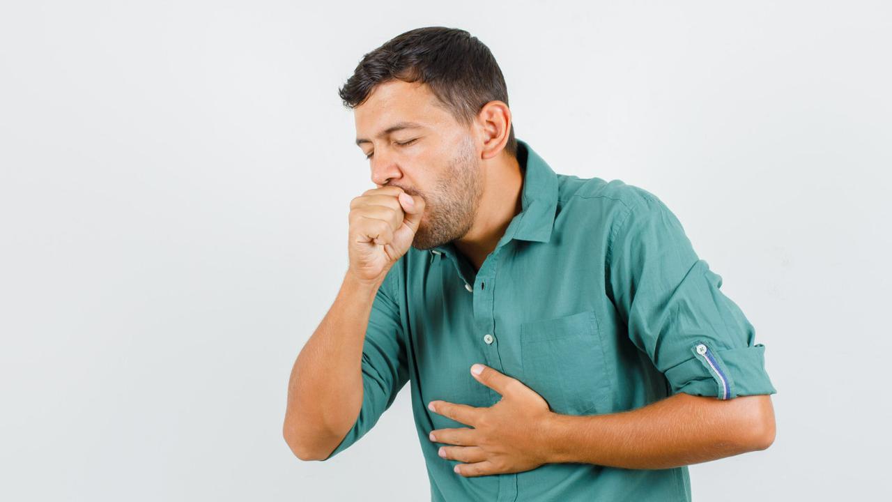 Batuk Biasa atau Gejala Pneumonia? Kenali Perbedaannya