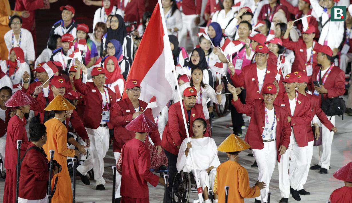Kontingen Indonesia saat pembukaan Asian Para Games di SUGBK, Jakarta, Sabtu (06/10/2018). Pembukaan dimeriahkan para penyandang disabilitas. (Bola.com/M Iqbal Ichsan)