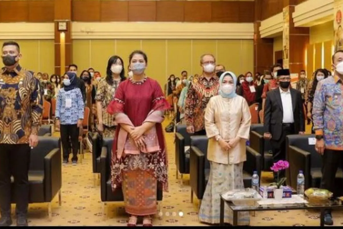 Dilantik Jadi Bunda Literasi Kota Medan, Sepatu Kahiyang Ayu Bikin Salah Fokus