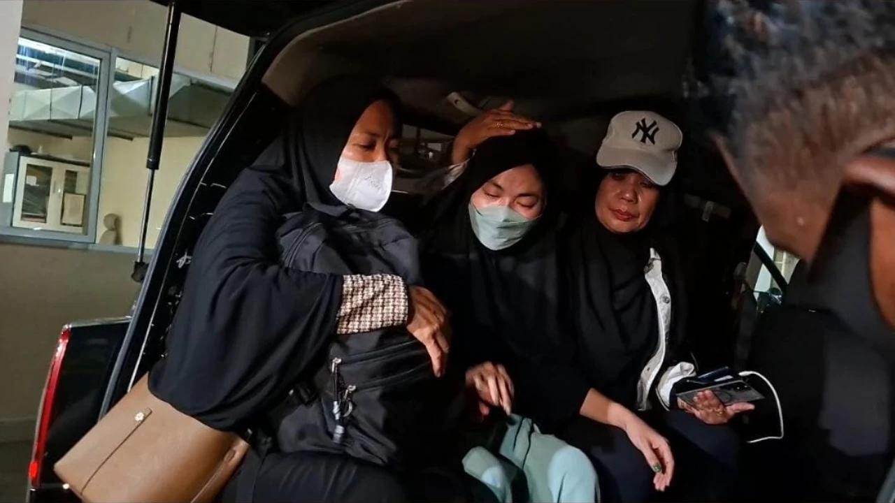 Tangis Karina Ranau, Istri Setia Dampingi Almarhum Epy Kusnandar hingga Akhir Hayat