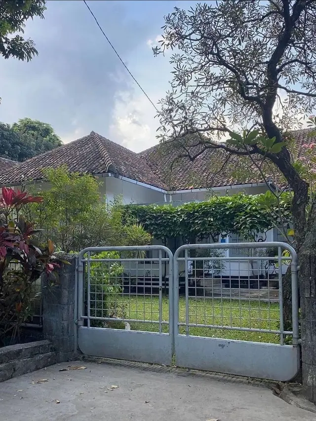 Larangan Foto di Rumah Milea