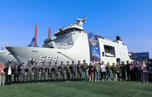 KRI Semarang Angkut 1.200 Pemudik ke Babel, Program Mudik Gratis TNI AL Penuh Antusiasme