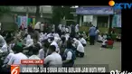 Para orangtua dan calon siswa pun mengeluh karena pihak sekolah hanya membuka satu loket pendaftaran dan verifikasi data.