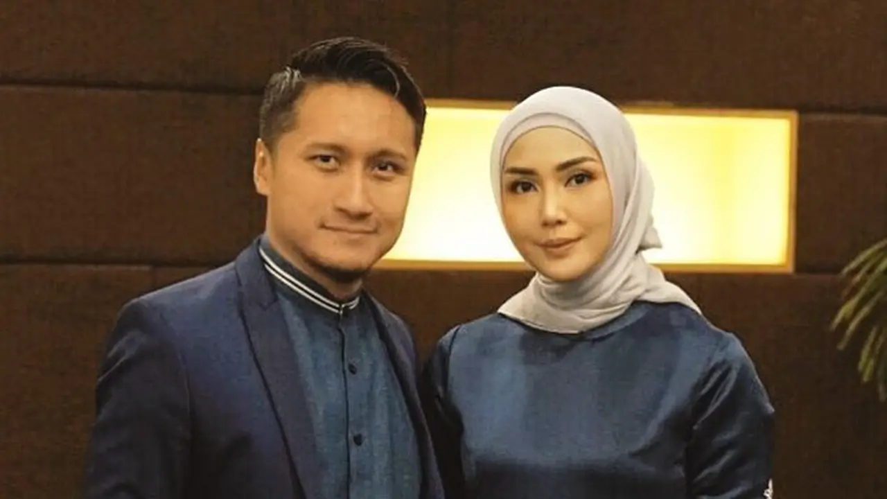 [Bintang] Arie Untung dan Fenita Arie