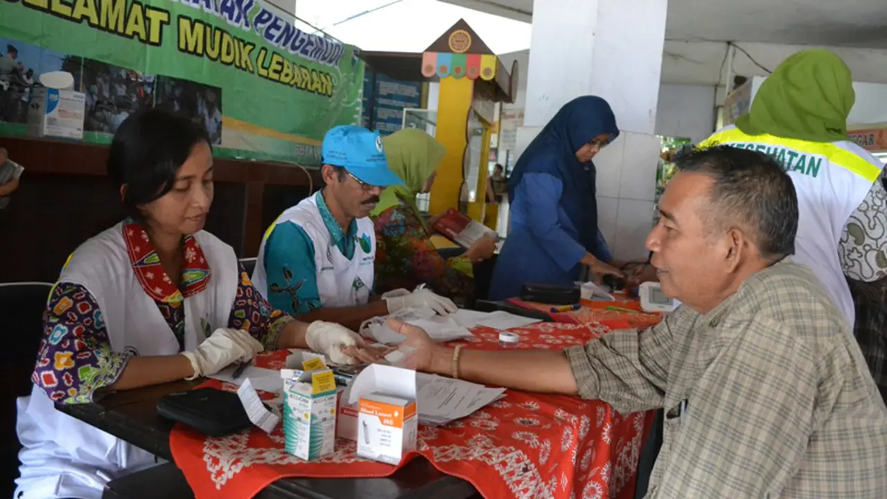 Jelang Mudik, Puluhan Sopir Bus Malang Dites Kesehatan 