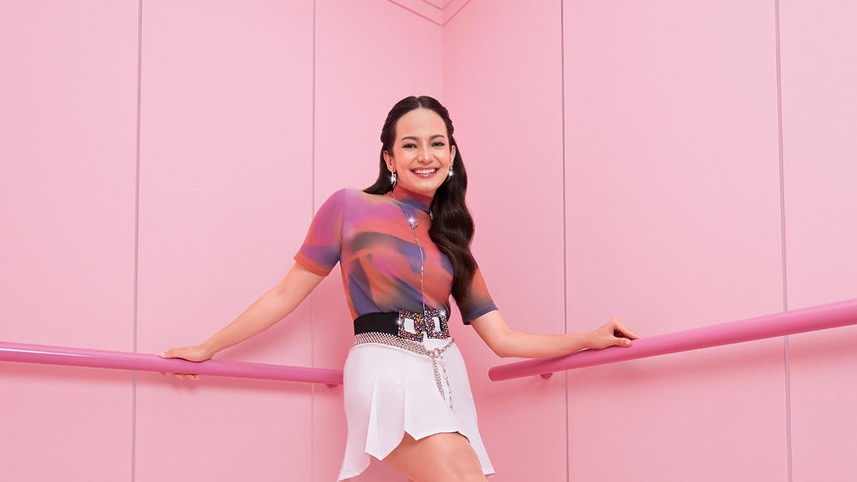 Enzy Storia Bergabung dengan Skechers sebagai Brand Ambassador Baru di Indonesia