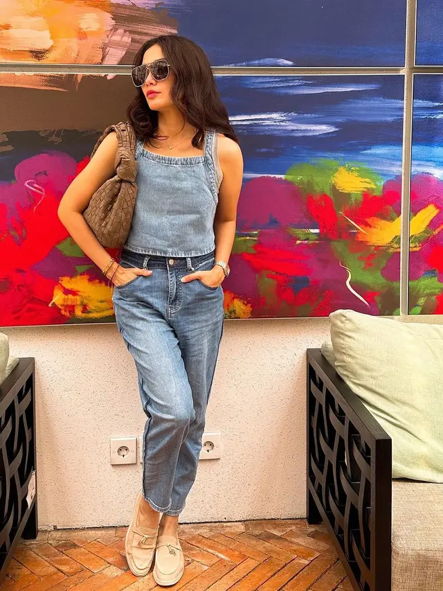 Model Celana Panjang Wanita Terbaru dan Modern dari Kalangan Seleb dan Artis, Bikin Gaya Makin Fresh di 2024