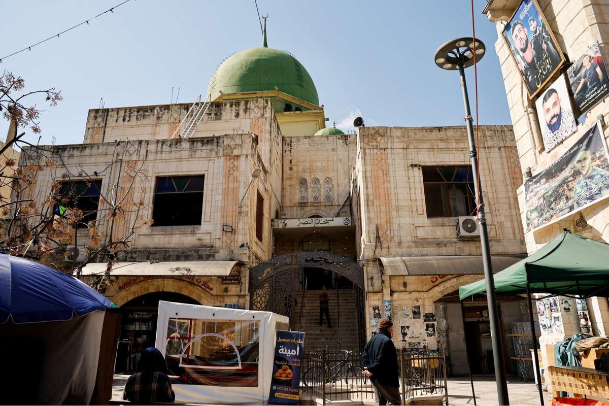 Masjid bersejarah Palestina dibakar tentara Israel