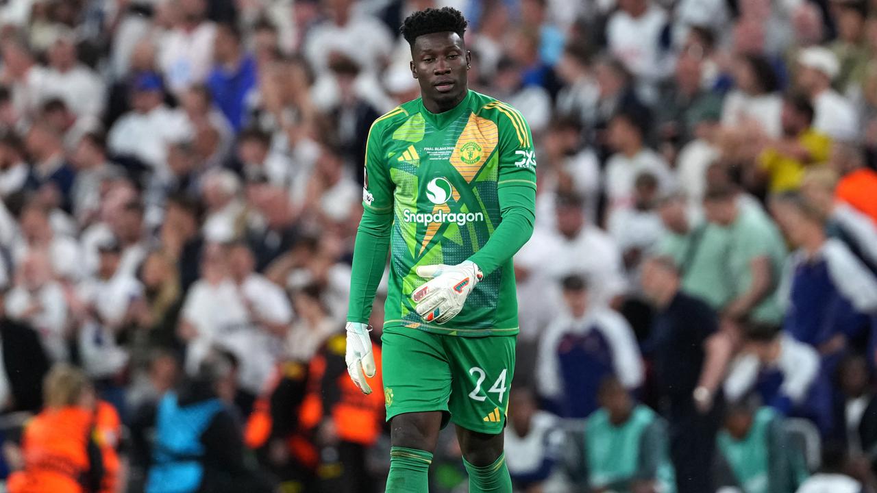 Jika Martinez Gagal Datang, MU Incar Kiper Prancis ini: Statistiknya Lebih Baik dari Onana Musim ini