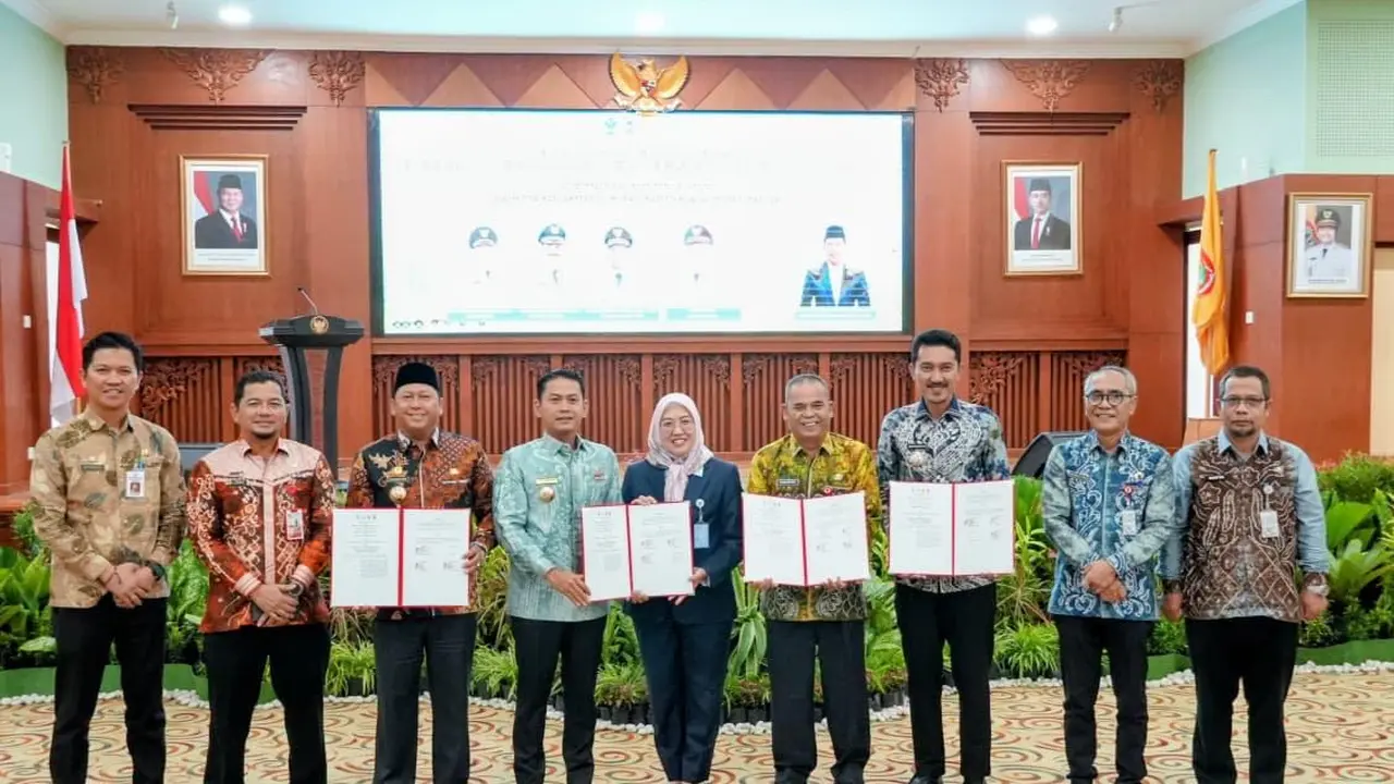 Menteri Lingkungan Hidup/Kepala Badan Pengendalian Lingkungan Hidup Hanif Faisol Nurofiq dorong percepatan pembangunan fasilitas PSEL di Banjarmasin Raya.