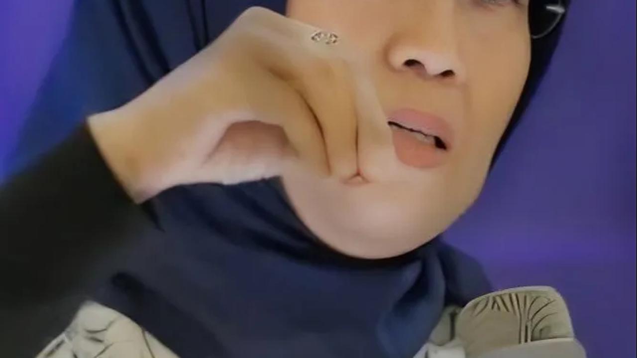 “Mung kurang sak-nil (hanya kurang sedikit lagi akan diteken-red),” ujar Ninik.&nbsp;