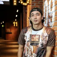 Tidak ada yang berbeda dalam bulan Ramadan bagi aktor Abimana Aryasatya. Bagi keluarga Abimana, ia tidak memperlakukan secara khusus pada bulan puasa. Menjalani hari-harinya seperti biasa. (Adrian Putra/Bintang.com)