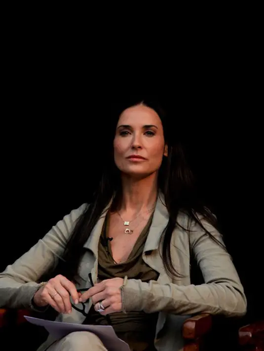 Diketahui bahwa lelaki tersebut adalah Edenilson Steven Valle, ia adalah salah satu tamu yang diundang ke pesta yang diadakan oleh asisten Demi di rumahnya.  (Bintang/APE)