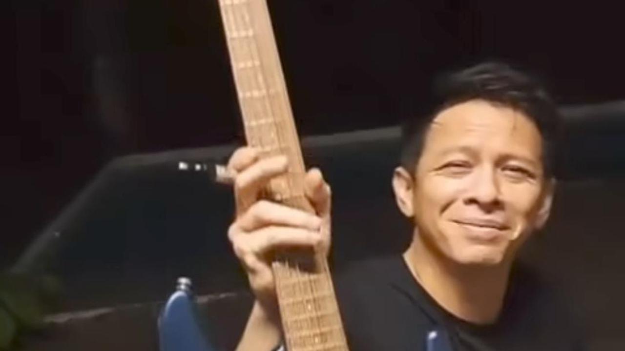 'Rezeki Anak Soleh', Andika Kangen Band Dihadiahi Gitar sama Ariel Noah Sampai Dikomentari Anji Manji