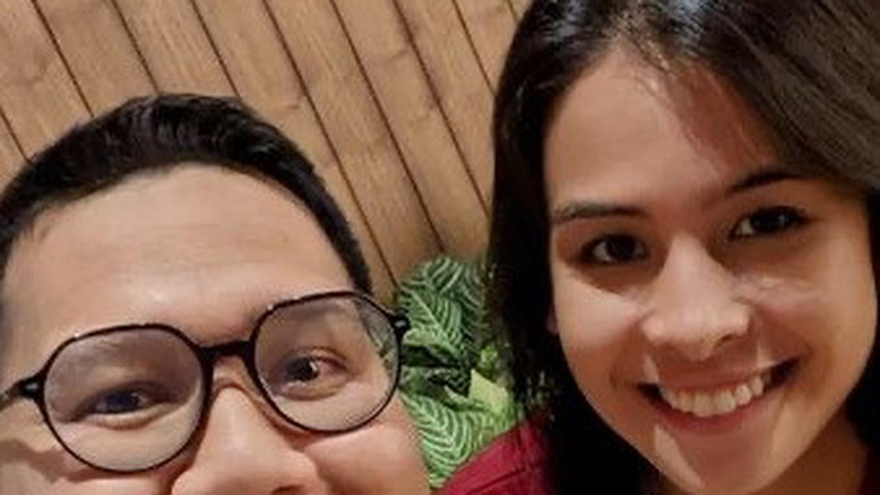 Meski ketertarikannya besar di dunia pendidikan, Iman punya banyak teman artis. Pria kelahiran Padang, 21 Desember 1991 ini kenal dekat dengan musisi sekaligus aktris, Maudy Ayunda.