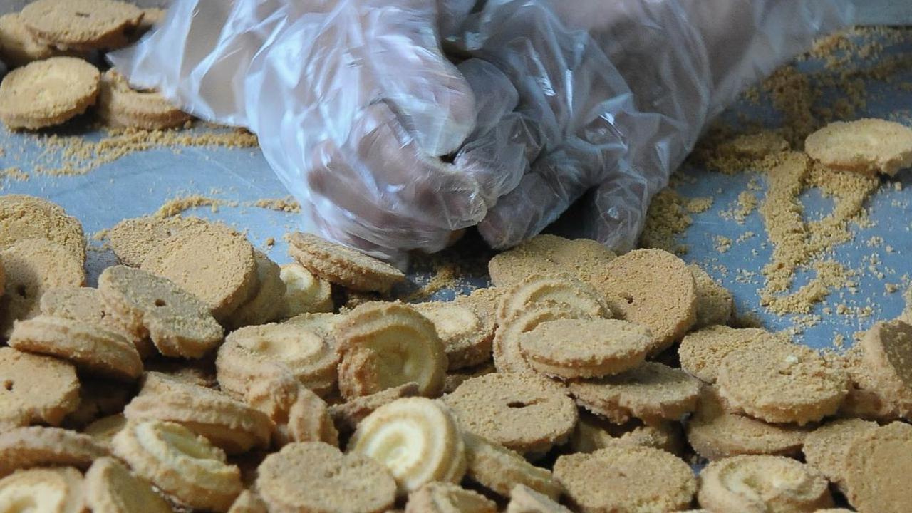 Meski dijalankan oleh generasi kedua, tak ada yang berubah dari Toko Roti Gelora, kecuali produknya yang lebih kreatif.<br>