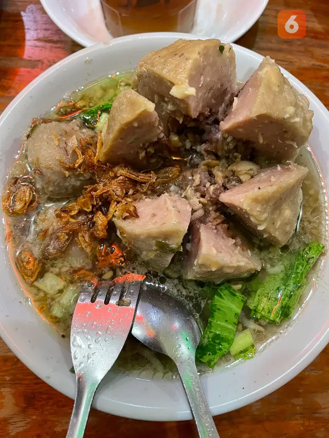 Mengatasi Risiko Asam Urat, Apakah Makan Bakso Masih Aman untuk Penderitanya? (Foto: Agustin Wardani/Liputan6.com)