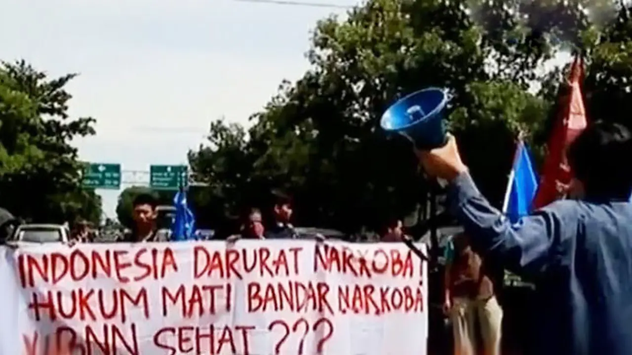 Unjuk Rasa Ricuh