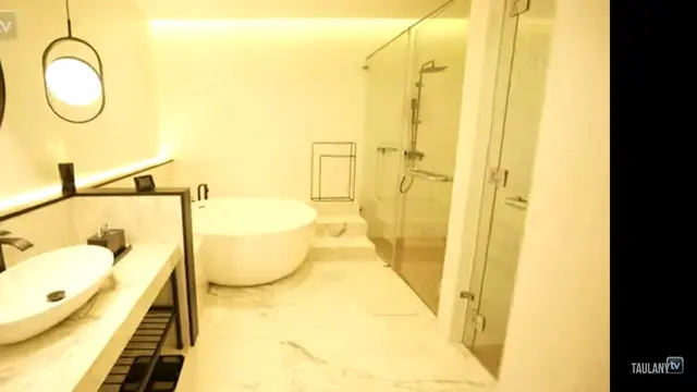 Rumah baru Desta yang penuh kamuflase