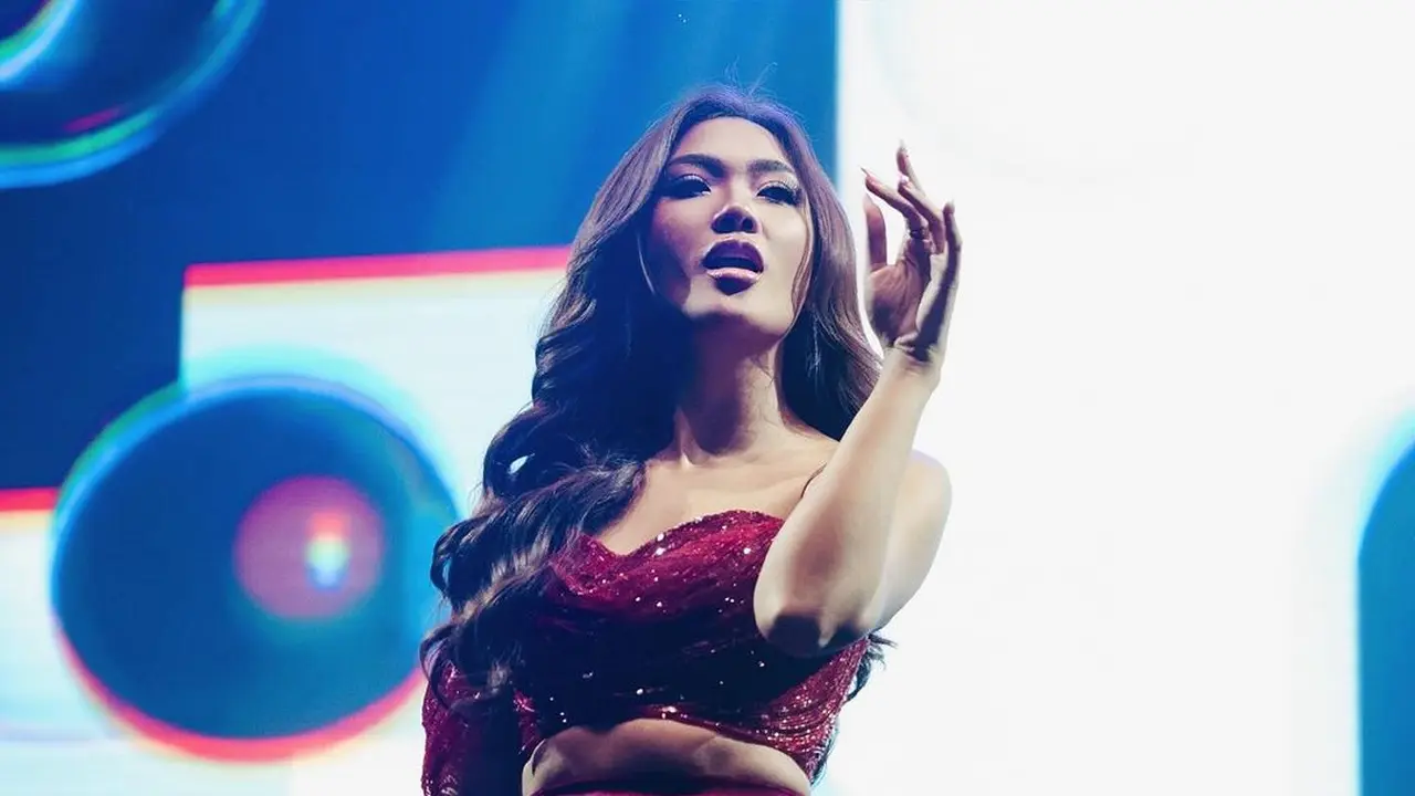 Pesona Duo Diva Lyodra Ginting dan Marion Jola Tampil Bareng Dewa19, Disebut Jadi The Next Maha Dewi dengan Dress Merah Putih