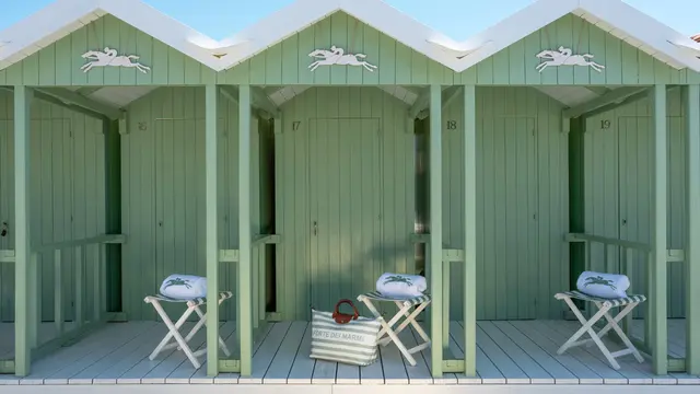 Mewahnya Liburan Musim Panas di Beach Club Pertama Longchamp