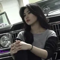 Penyanyi pendatang baru ini langsung mendapat sambutan hangat bagi masyarakat, kini Isyana Sarasvati sedang sibuk dengan album pertamanya.