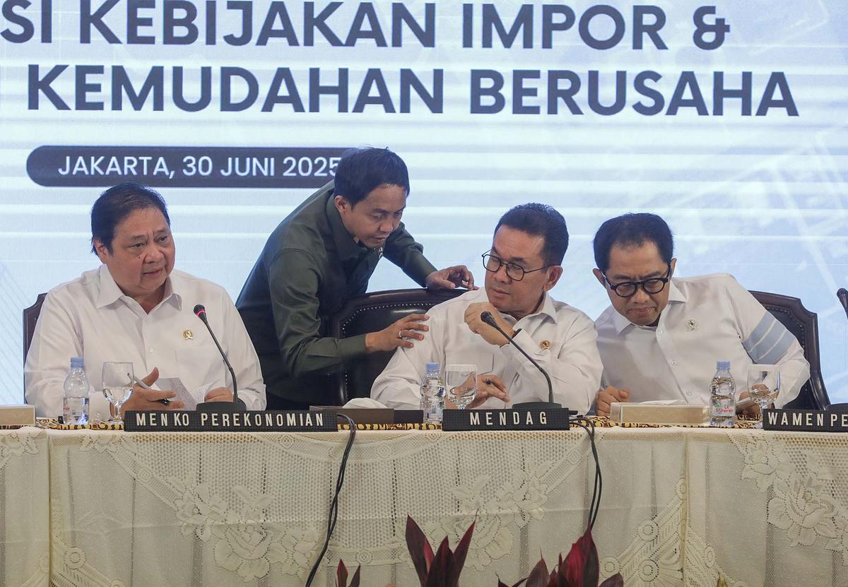 FOTO: Pemerintah Longgarkan Impor 10 Komoditas, Dari Produk Kehutanan hingga Alas Kaki