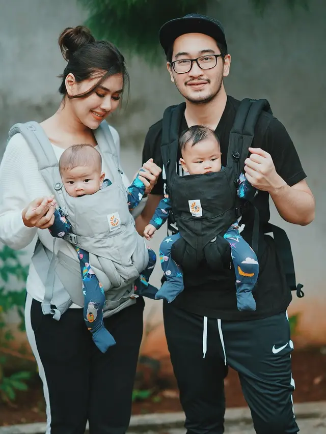 Potret Jeje Govinda asuh anak. (Sumber: Instagram/ritchieismail)