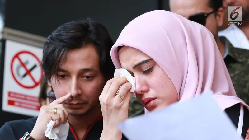 Didampingi Hotman Paris, Fairuz Polisikan Galih Ginanjar